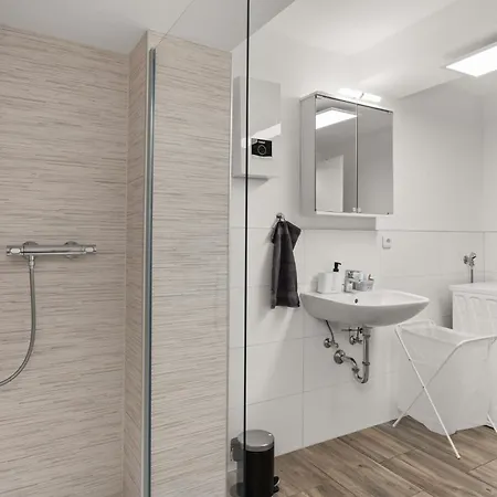 Mola Apartments-ferienwohnung Fuer 5 Personen-separater Eingang-gratis Parkplatz-terrasse-grill-highspeed Wlan-auch Fuer Langzeit Geeignet Apartament