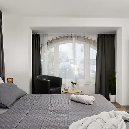 Apartament Mola Apartments-ferienwohnung Fuer 5 Personen-separater Eingang-gratis Parkplatz-terrasse-grill-highspeed Wlan-auch Fuer Langzeit Geeignet