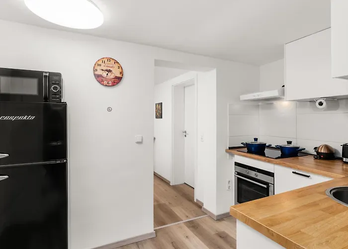 Appartement Mola Apartments-ferienwohnung Fuer 5 Personen-separater Eingang-gratis Parkplatz-terrasse-grill-highspeed Wlan-auch Fuer Langzeit Geeignet *