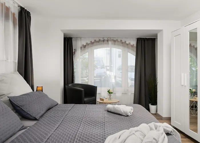 Apartamento Mola Apartments-ferienwohnung Fuer 5 Personen-separater Eingang-gratis Parkplatz-terrasse-grill-highspeed Wlan-auch Fuer Langzeit Geeignet