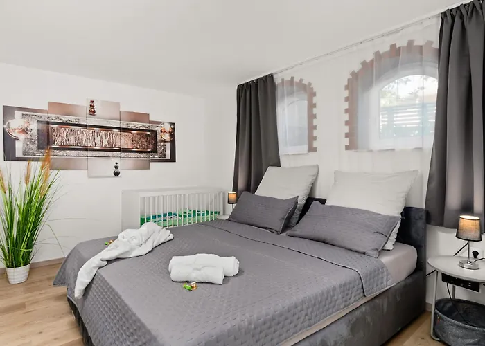 Mola Apartments-ferienwohnung Fuer 5 Personen-separater Eingang-gratis Parkplatz-terrasse-grill-highspeed Wlan-auch Fuer Langzeit Geeignet Appartement